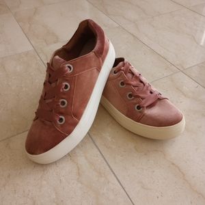 STEVE MADDEN GATOR Platform Sneakers Velvet Blush 9.5